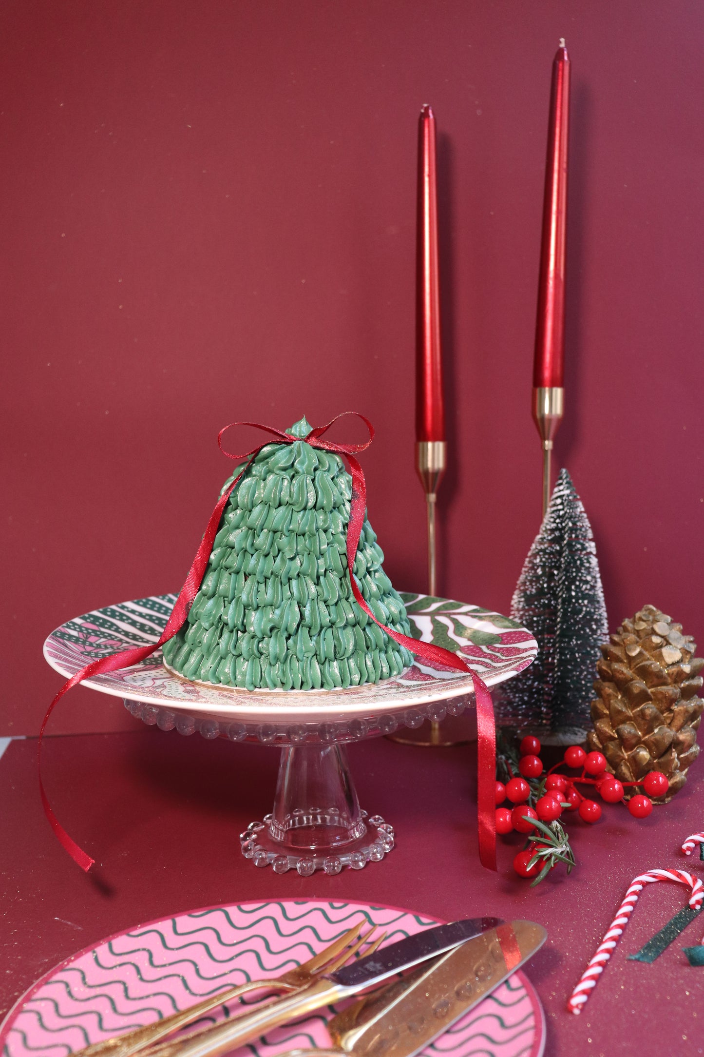 Noël Signature Tree Cake