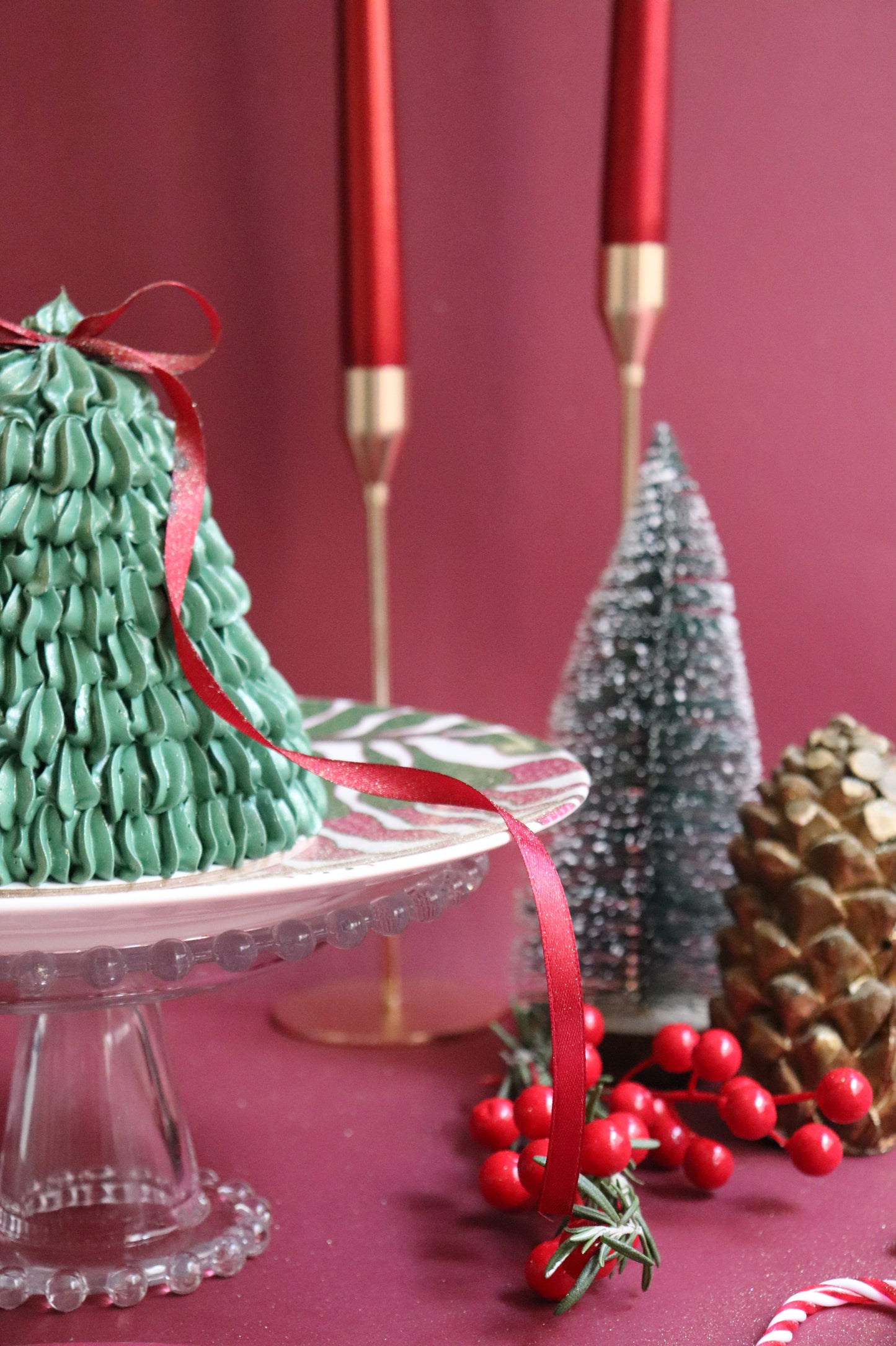 Noël Signature Tree Cake